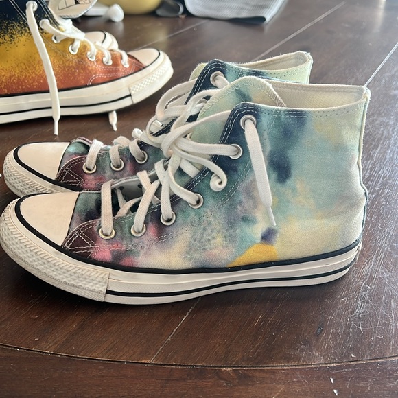 Tie-dyed multi colored Converse Hightops m/6 w/8 - Picture 2 of 6
